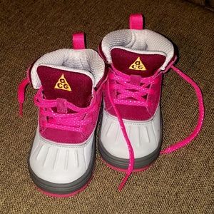 Nike toddler girls ACG boots